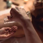 Massage body toàn thân bằng tinh dầu và hơi nước